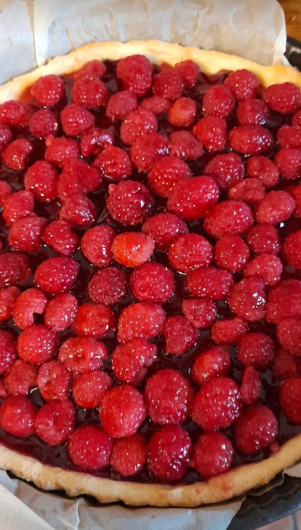 Une tarte aux framboises fraîches